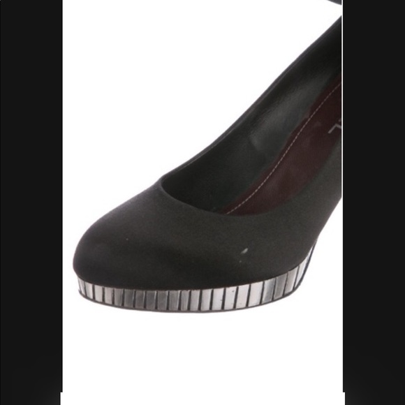 Chanel black satin pump